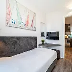 Promenadenvilla 03 04 *