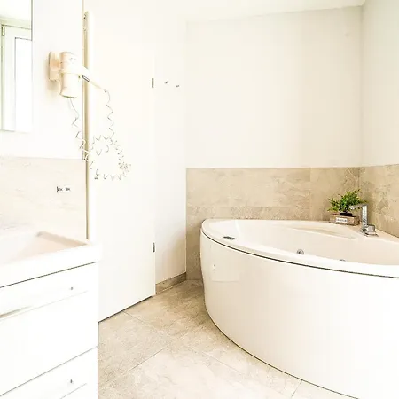 Promenadenvilla 03 04 *