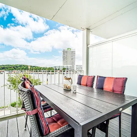 Promenadenvilla 03 04 *