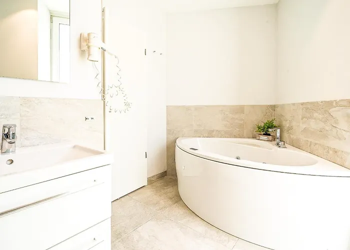 Promenadenvilla 03 04 *